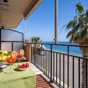  Appartamento Loft Balcone Sul Mare